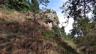 Troglodyte à Issarles. - PLATEAU ARDECHOIS